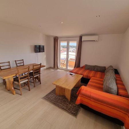 Apartment Furulund Макарська Екстер'єр фото