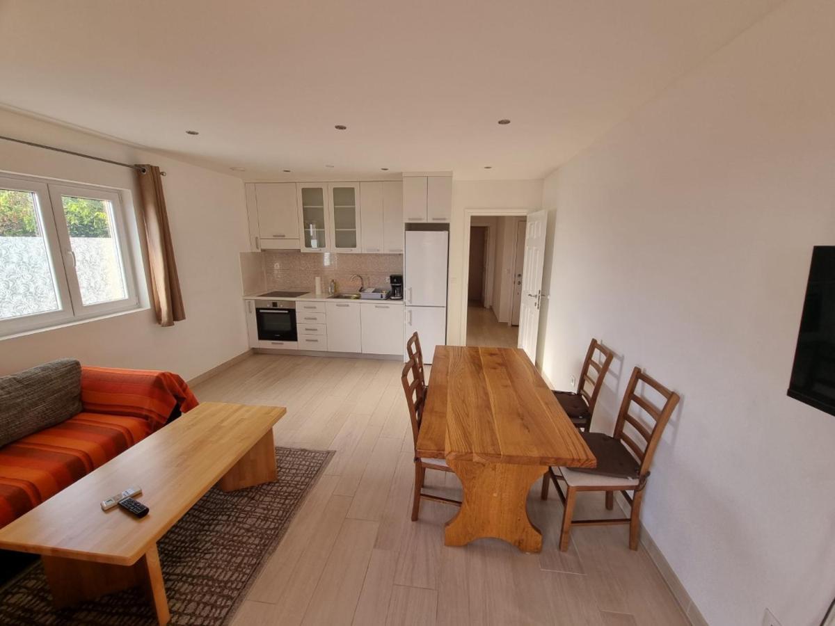 Apartment Furulund Макарська Екстер'єр фото